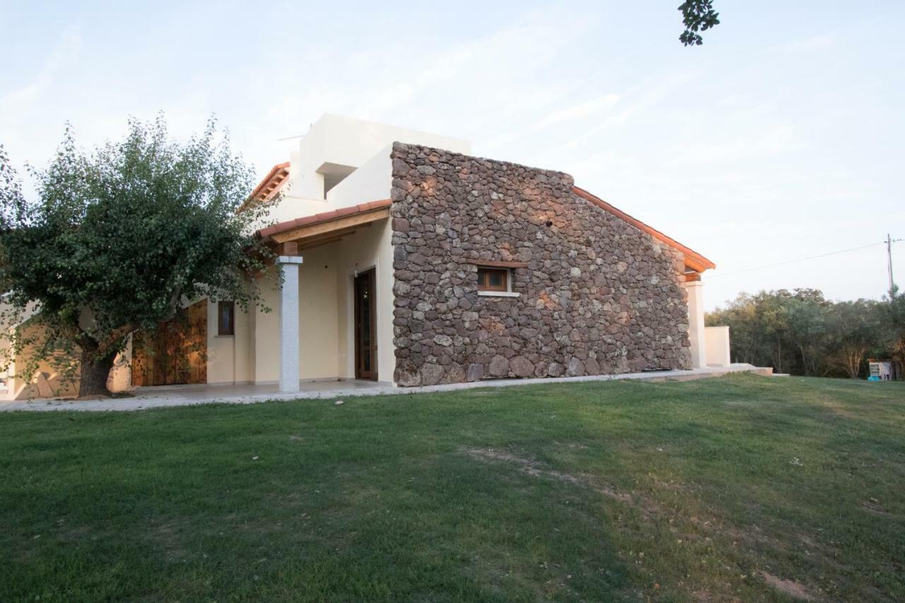 Su Suberju Hotel San Teodoro  Eksteriør billede